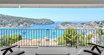 3 bedroom Villa with private pool overlooking the harbor & Sea of Puerto Soller