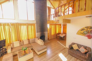 Coin salon dans le hall