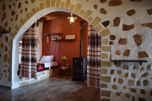 1 bedroom, individually decorated, individually furnished