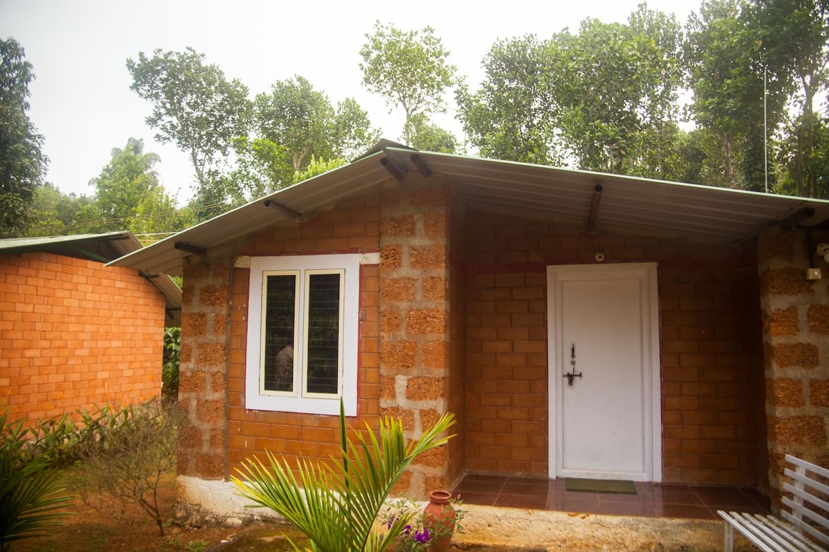 Basic Room | Rollaway beds