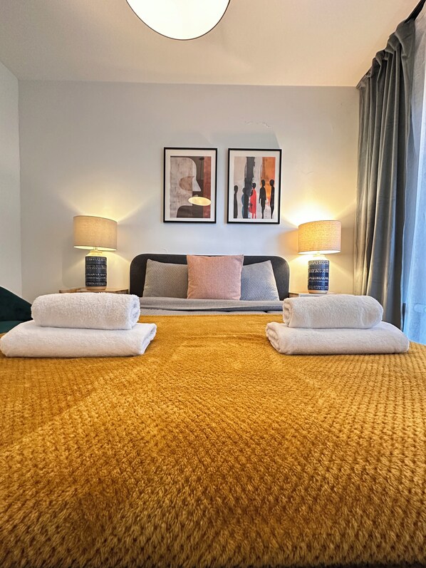 Leilighet – superior, 1 soverom, ikke-røyk, hageutsikt | 1 soverom, strykejern/-brett, wi-fi (inkludert) og sengetøy