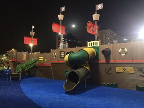 Área de juegos infantiles al aire libre