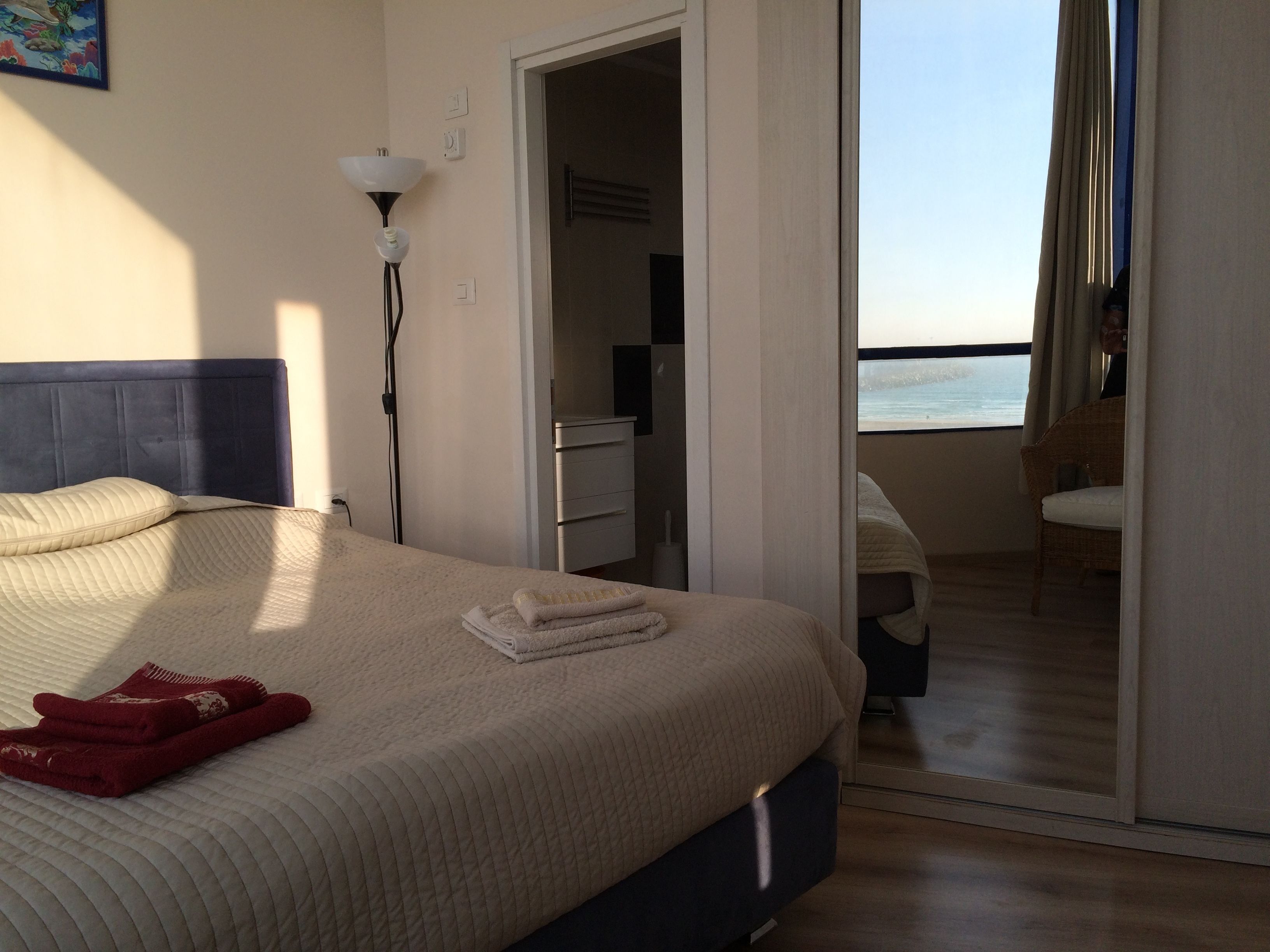 Comfort Apartment, 1 Bedroom, Sea View, Sea Facing | 1 bedroom, in-room safe, desk, iron/ironing board