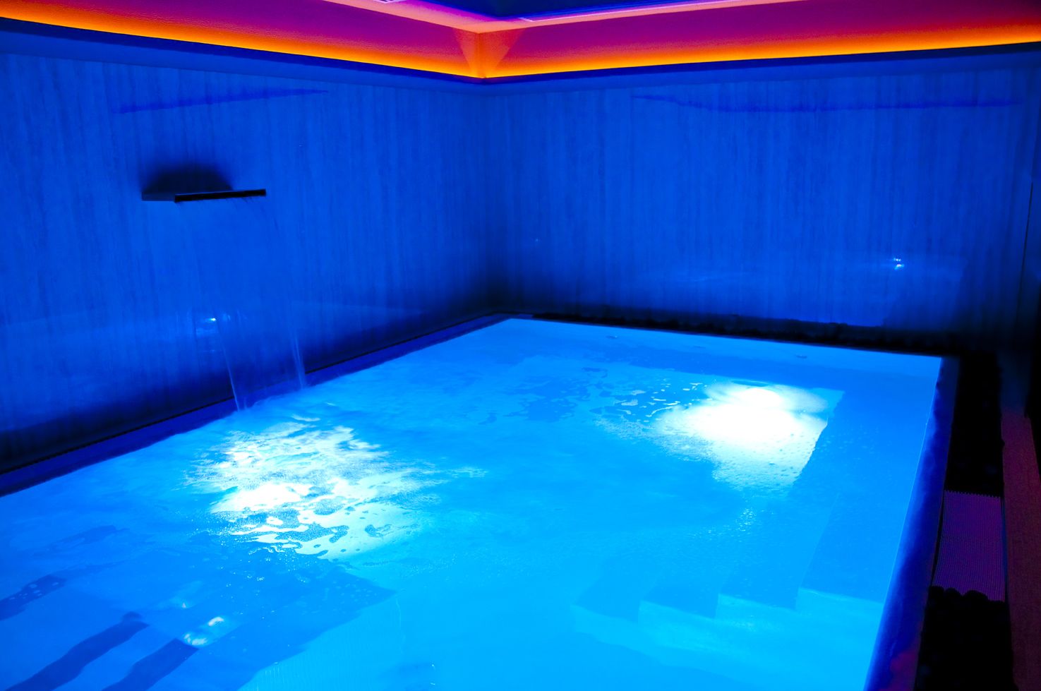 couples treatment room(s), sauna, hot tub, steam room