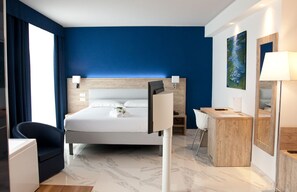 Premium Studio Suite, 1 Queen Bed, Hot Tub, Sea View