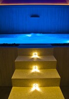 双人护理室、桑拿、热水浴缸、湿蒸房、土耳其浴、身体护理