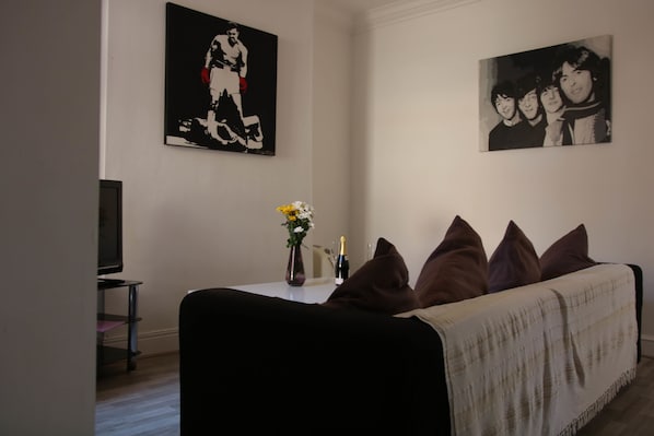 Maison, 4 chambres | Coin séjour