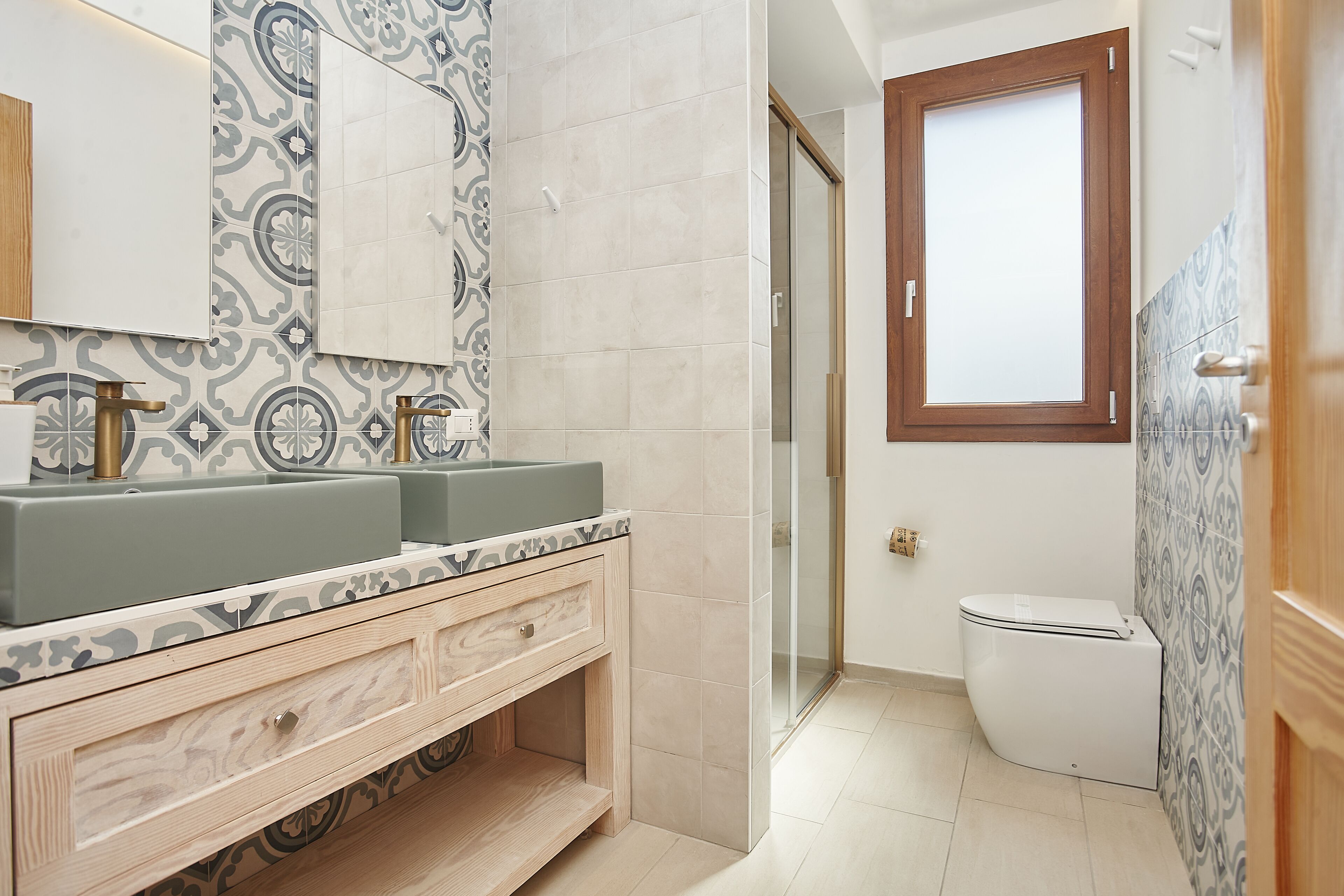Villa, 2 Bedrooms | Bathroom | Shower, hair dryer, bidet, towels