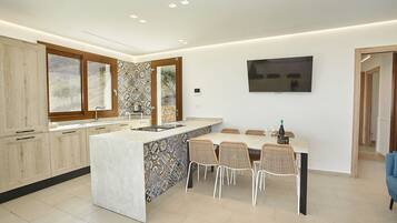 Vila, 2 kamar tidur | Dapur pribadi | Lemari es besar, microwave, oven, dan kompor