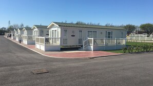 Deluxe Mobile Home, 2 Bedrooms - Riverside (Southport)