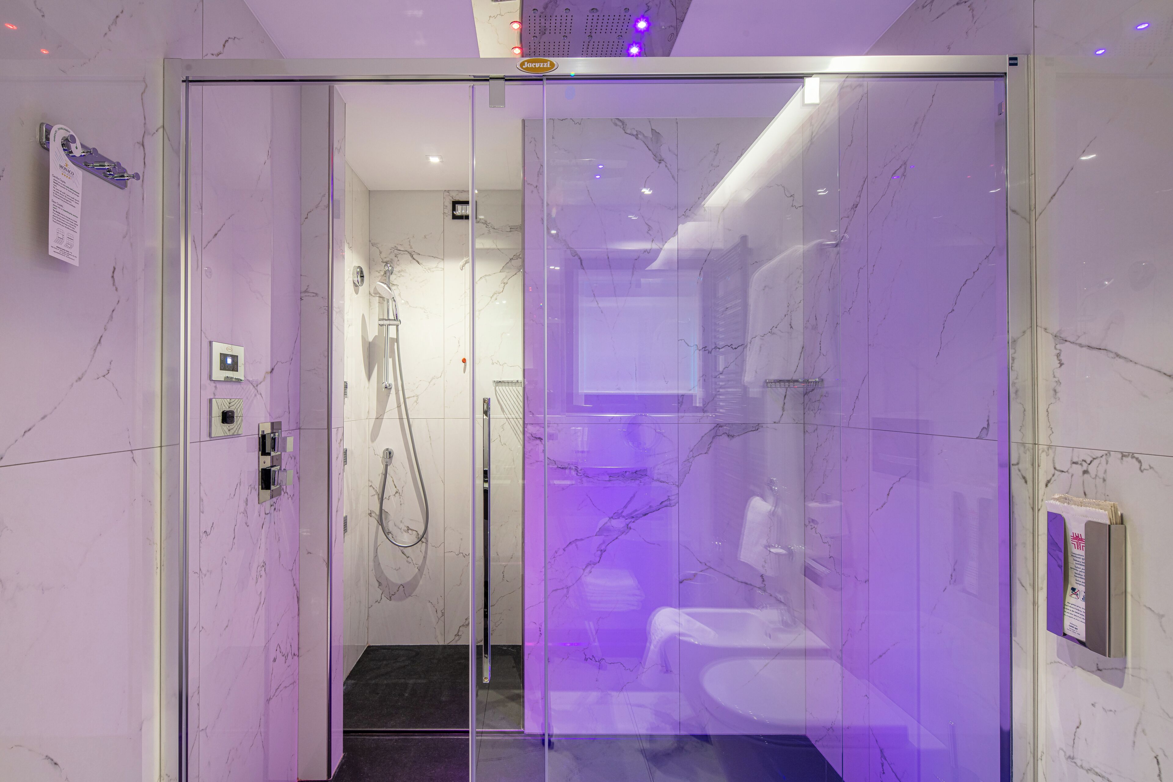 Foto - Monaco Suites Hotel