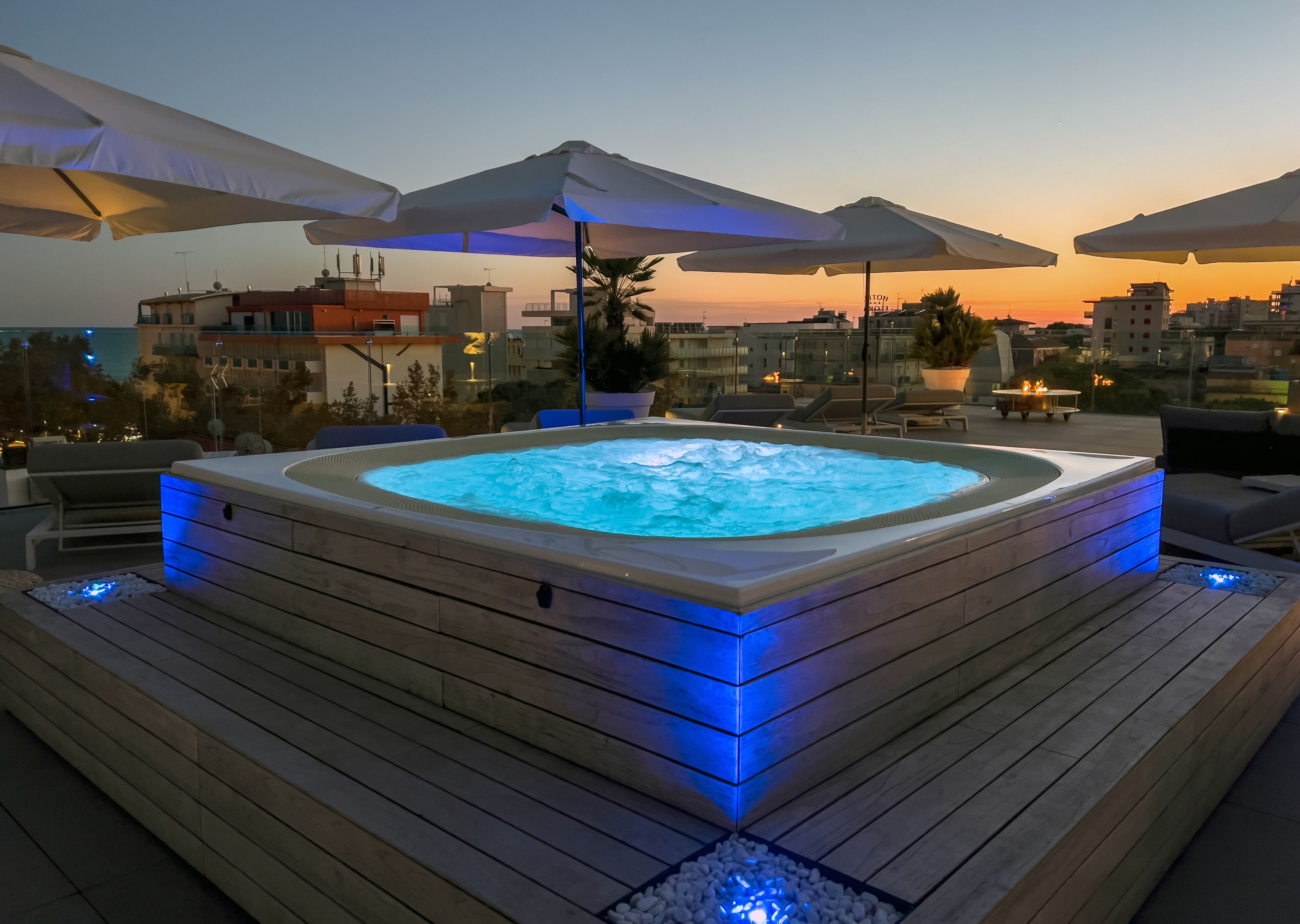 Photo - Monaco Suites Hotel