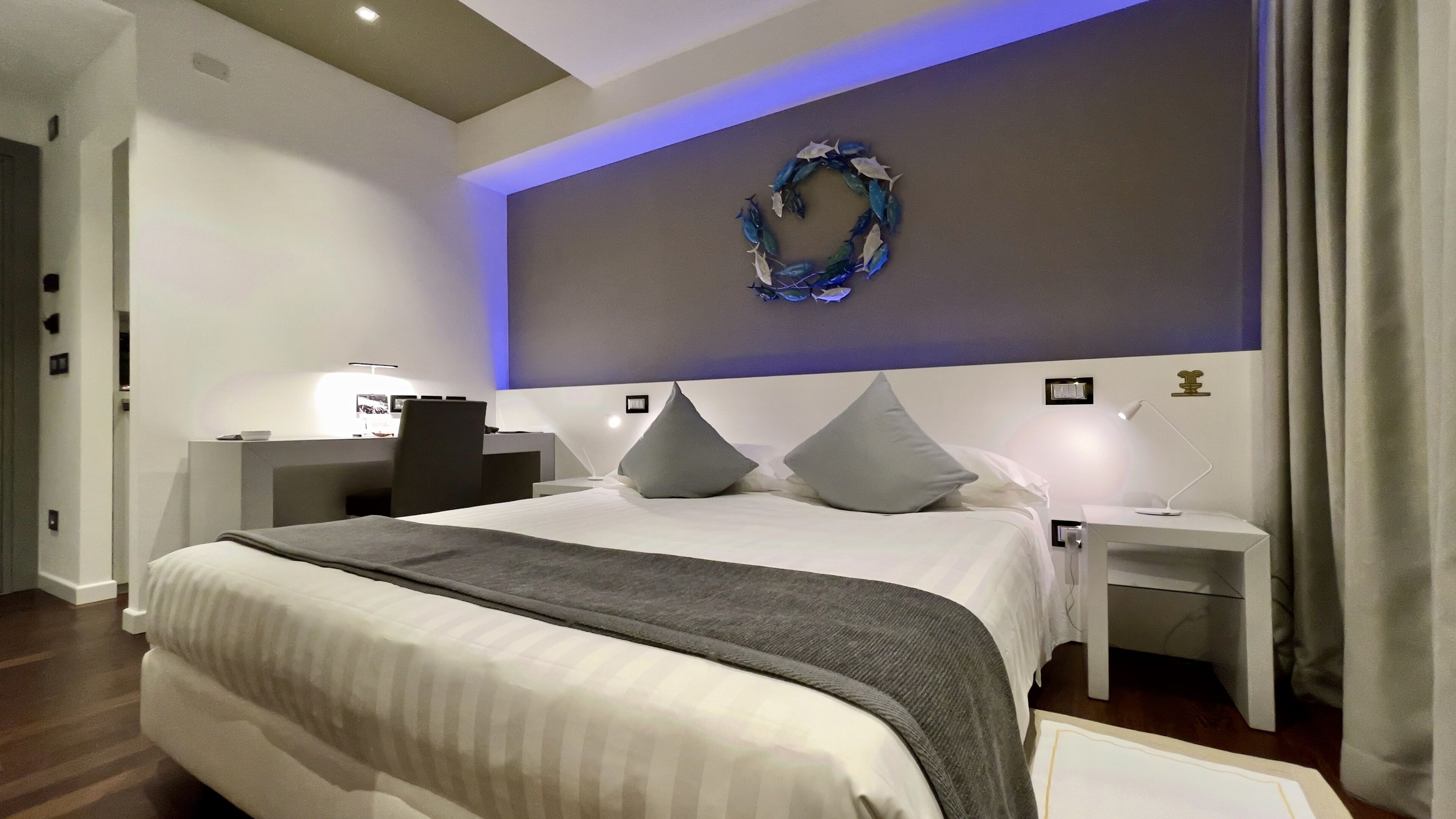 Photo - Monaco Suites Hotel