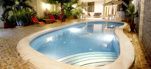 Outdoor pool - Hotel Jose Antonios Inn (Tambopata)
