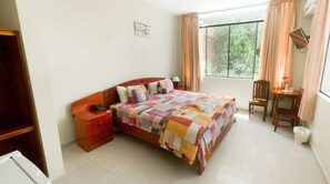 Suite, 1 King Bed | Minibar, in-room safe, desk, iron/ironing board - Hotel Jose Antonios Inn (Tambopata)