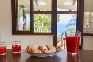 Land view from property - Villa Del Drago (Castellammare del Golfo)