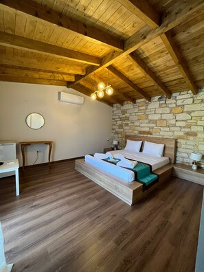 Habitación triple Confort | Ropa de cama de alta calidad, minibar, wifi gratis y ropa de cama