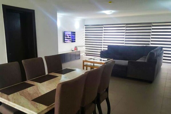 Deluxe Apartment, 2 Bedrooms | Living area