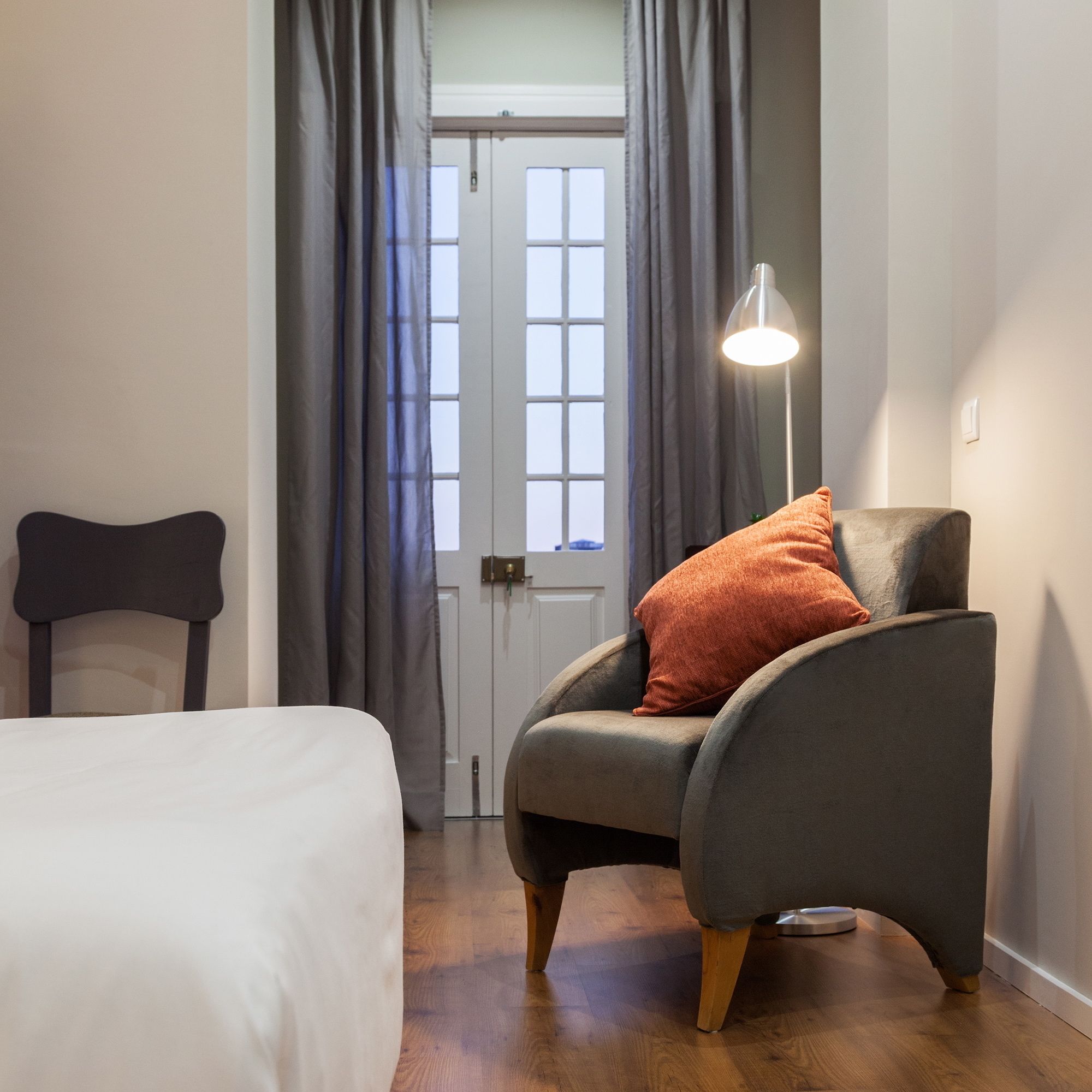 Photo - B The Guest Downtown