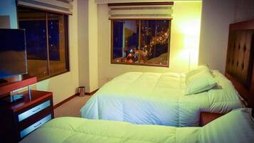 1 bedroom, in-room safe, desk, iron/ironing board