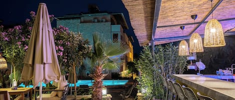 Poolbar