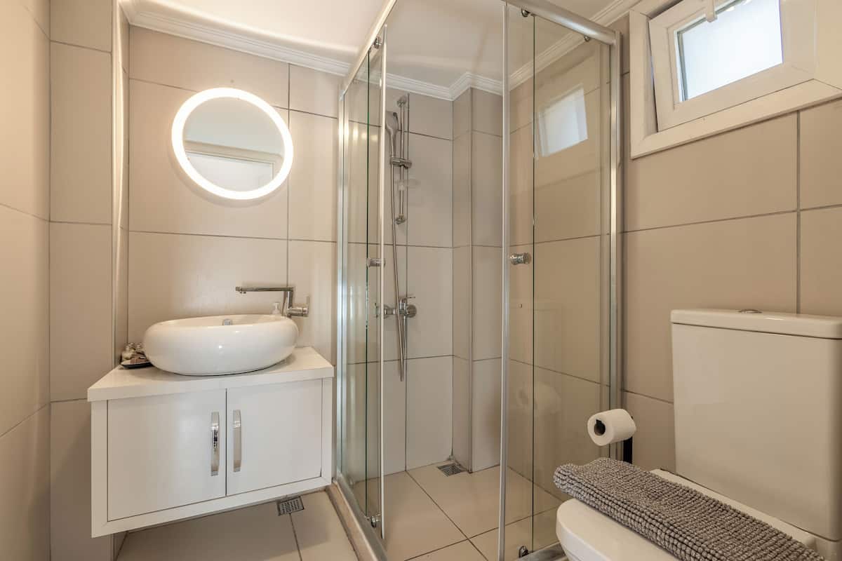 comfort villa, 4 bedrooms, lanai, sea view | 2 bedrooms, premium bedding, in-room safe, individually decorated