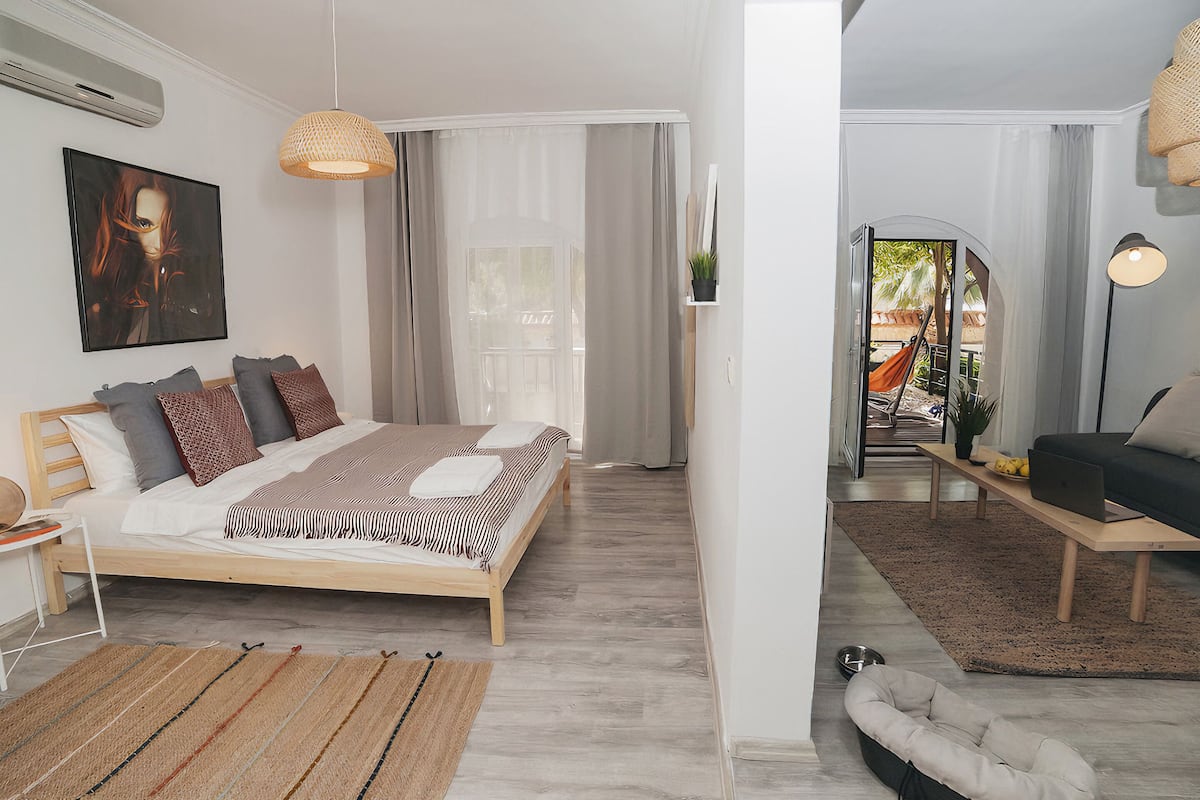 Comfort-Apartment, 1 Schlafzimmer, Terrasse, zum Garten hin | 2 Schlafzimmer, hochwertige Bettwaren, Zimmersafe, individuell dekoriert