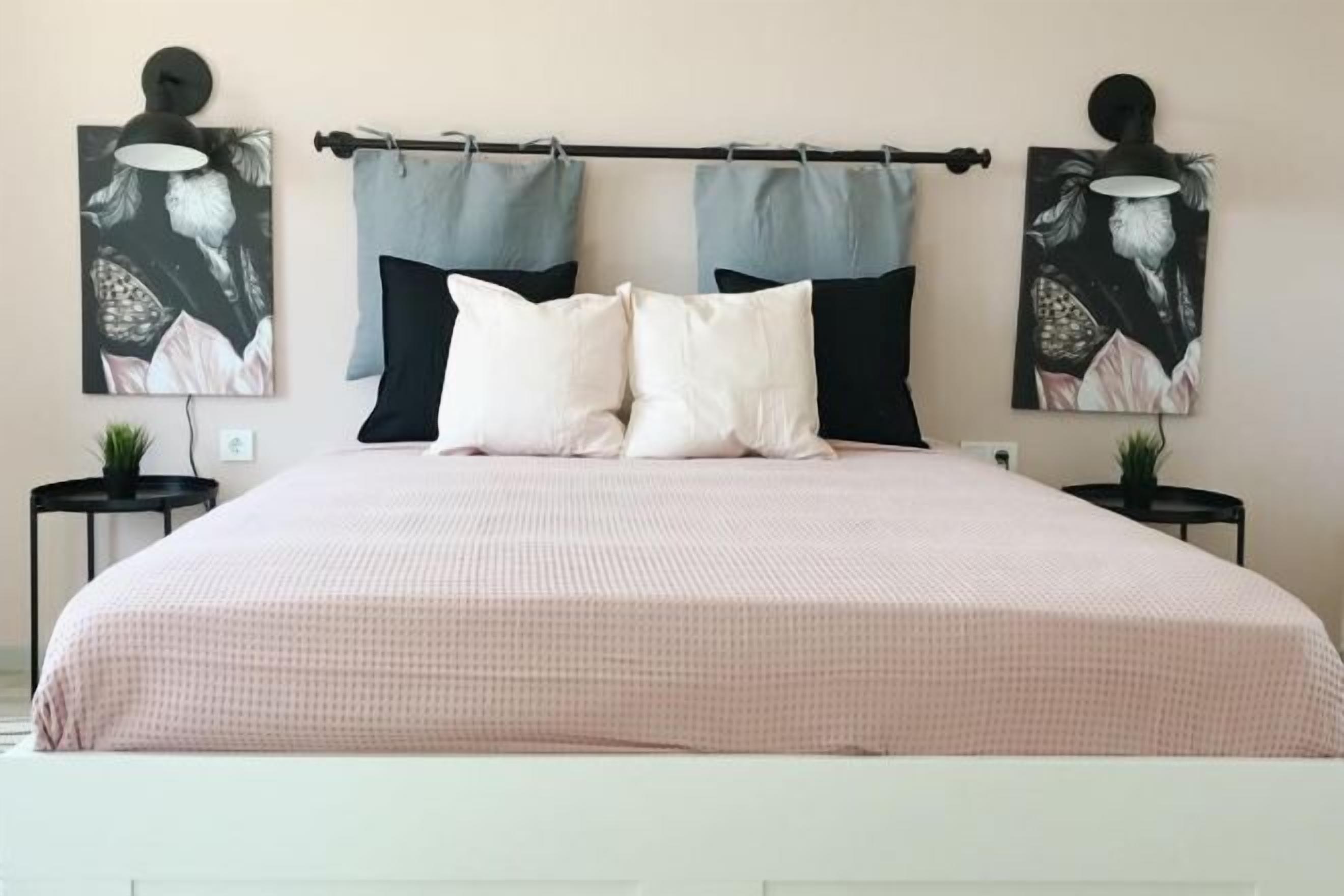 Premium bedding, in-room safe, individually decorated