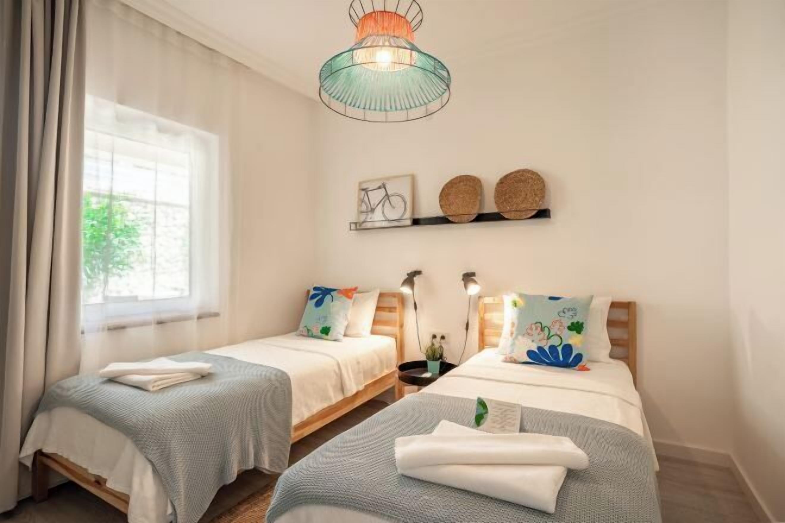 Premium bedding, in-room safe, individually decorated