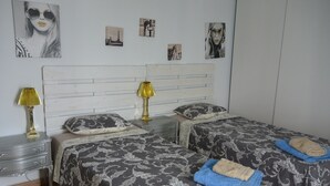 Classic Apartment, 2 Bedrooms | 2 bedrooms, desk, blackout drapes, iron/ironing board - Las Americas Troya (Arona)