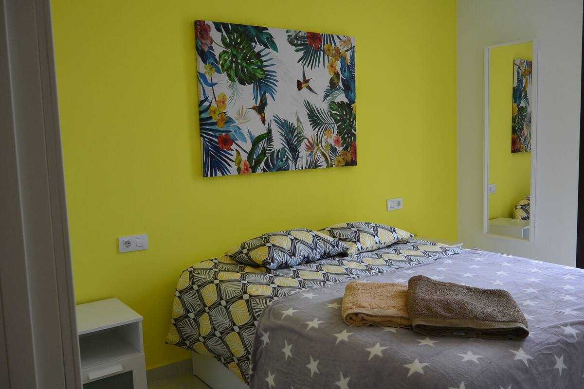 Comfort Apartment | 2 bedrooms, desk, blackout drapes, iron/ironing board