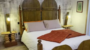 Double Room (Ruggine) | Iron/ironing board, cribs/infant beds, free WiFi