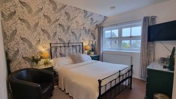 Decoración personalizada, muebles diferentes y escritorio