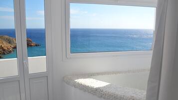 Suite,Outdoor Bath Tub,Sea View (Bliss) | Soundproofing, free WiFi, bed sheets