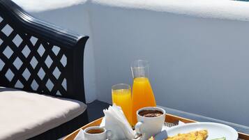 Free daily cooked-to-order breakfast