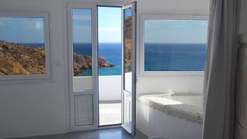 Suite,Outdoor Bath Tub,Sea View (Bliss) | Soundproofing, free WiFi, bed sheets