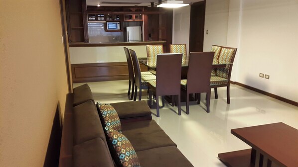 40-吋LED 液晶電視、有線頻道、電視