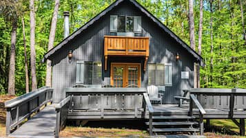 Family Chalet, 3 Bedrooms (C68) | Individually decorated, individually furnished, iron/ironing board