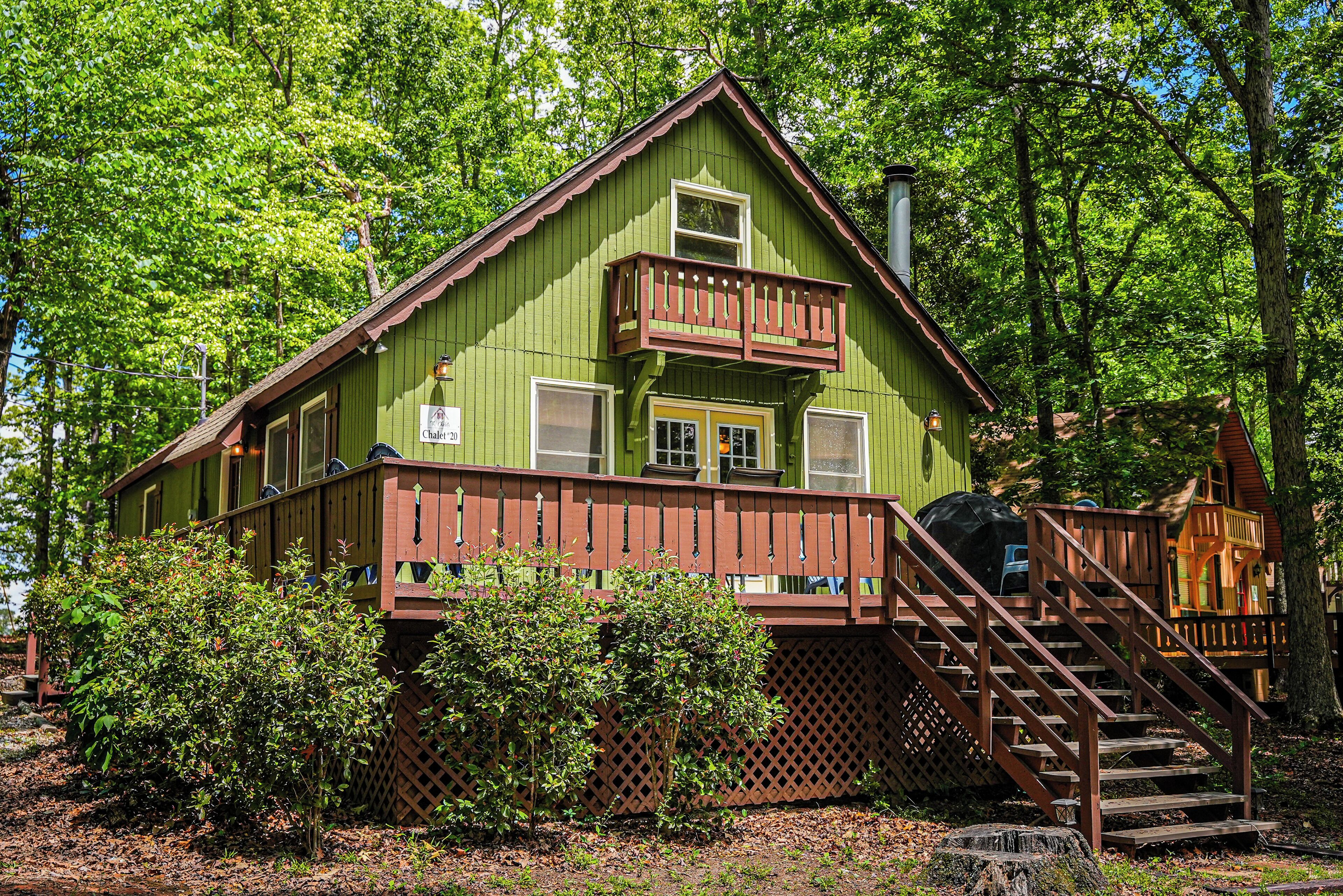 Standard Chalet | Dihias secara berasingan, dilengkapkan perabot secara berasingan 