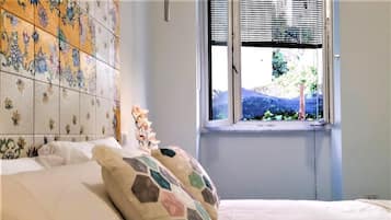 Romantic Triple Room | Individually decorated, individually furnished, desk, blackout drapes