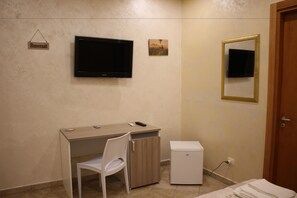 Habitación básica doble (Blu) | Servicio de la habitación