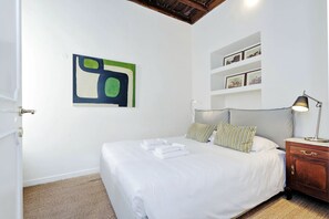 Casa, varias camas, vista a la ciudad (Trevi Elegant Apartment) | 1 habitación y ropa de cama 