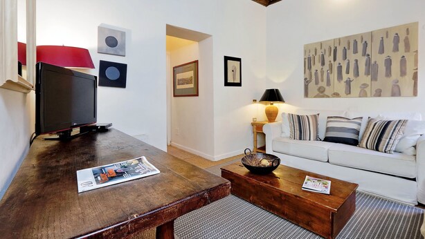 House, Multiple Beds, City View (Trevi Elegant Apartment) | Living area | Flat-screen TV - Trevi Elegant Apartment (Rome)