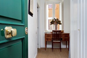 Interior entrance - Trevi Elegant Apartment (Rome)