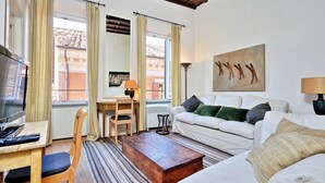 Appartamento (1 Bedroom) | Area soggiorno | TV