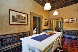 In-room dining - Valadier Historic Residence (Rome)