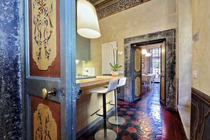 House, Multiple Beds, City View (Valadier Historic Residence) | Private kitchen | Full-sized fridge, oven, stovetop, dishwasher - Valadier Historic Residence (Rome)