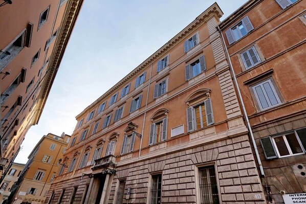Front of property - Piazza Mattei Elegant Apartment (Rome)