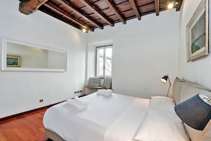 House, Multiple Beds, Courtyard View (Farnese Elegant Apartment) | 2 bedrooms - Farnese Elegant Apartment (Rome)