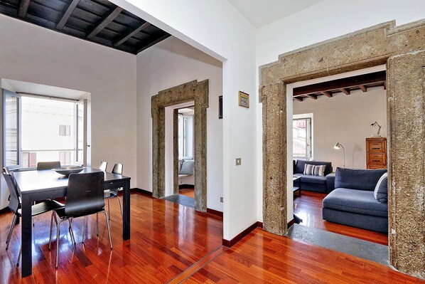 House, Multiple Beds, Courtyard View (Farnese Elegant Apartment) | In-room dining - Farnese Elegant Apartment (Rome)